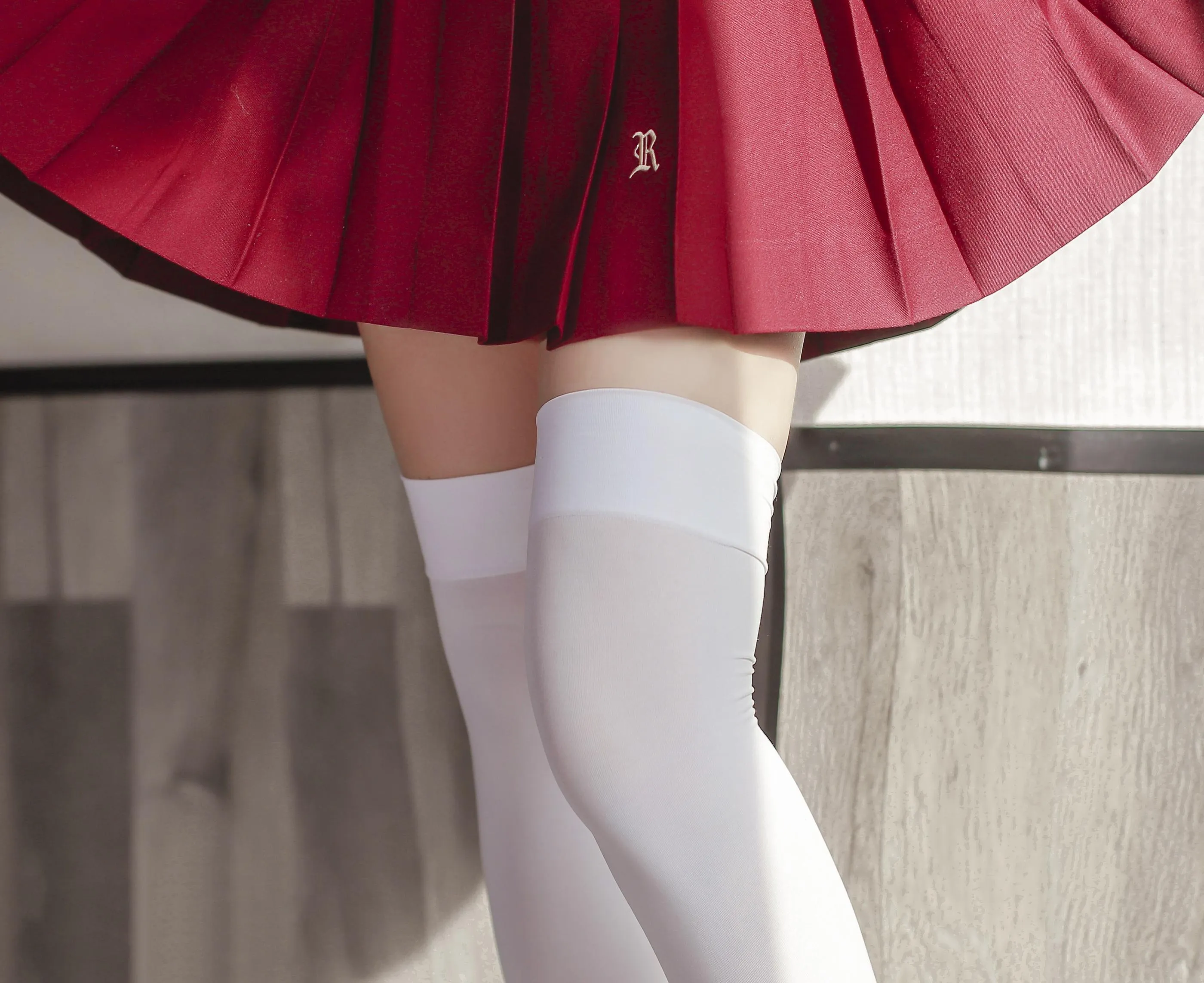 日奈娇 – NO.38 JK少女红裙 [28P]插图9